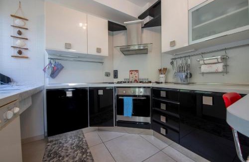 Cavi Apartment | 257b - Villetta Maiso - Vista Mare, Giardino e Piscina Privata a 2 minuti di auto dalle spiagge e mare - PARCHEGGIO PRIVATO INCLUSO