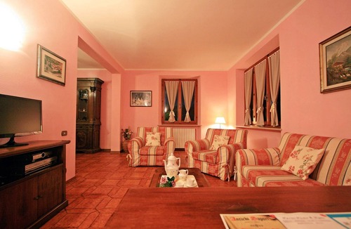 Radicondoli House | 3 BD house 7 mins walk to center w /private pool