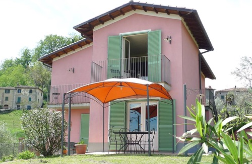 Mologno Villa | 4 Bedroom Villa with Private Pool, Fantastic Views, in an Olive Grove
