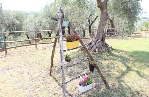 Campagna House | A renovated farmhouse, an oasis of tranquility and elegance nestled among the olive trees