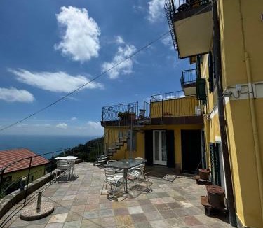 Vernazza House | Affittacamere PZ