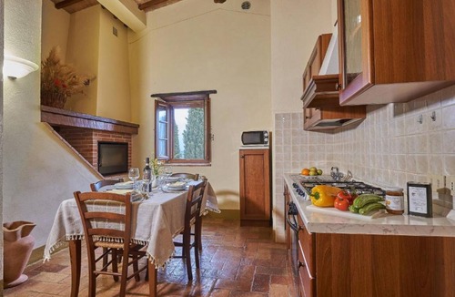 Pienza Apartment | Agriturismo Bonello Flat 2 Bedrooms with Pool, Private Terrace and Wi-Fi