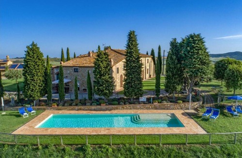 Pienza Apartment | Agriturismo Bonello Flat 2 Bedrooms with Pool, Private Terrace and Wi-Fi