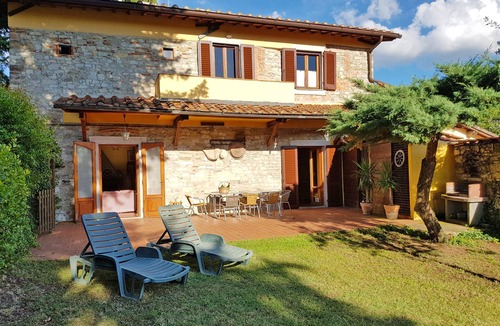 Rignano sull'Arno Villa | AGRITURISMO in FLORENTINE HILLS-CHIANTI. 100% Travelers Recommend.