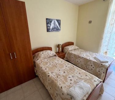 Stornara House | Al 33 Apartment