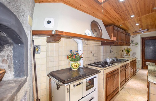 Fabbriche di Vallico House | Amazing home in Fabbriche di Vallico with WiFi