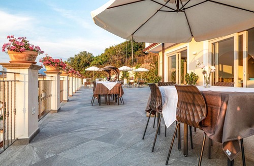 Laureana Cilento House | Amazing home in Laureana Cilento