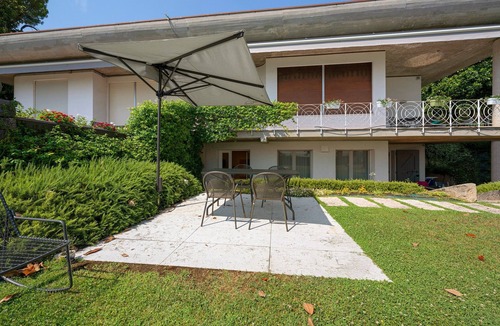 Corno Apartment | Apartment 'Appartamento Alessandra' with Lake View, Wi-Fi and Air Conditioning