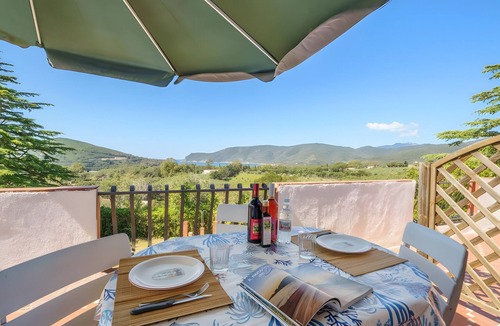 Lacona Apartment | Apartment 'Bilo Nr 10' with Mountain View and Shared Garden