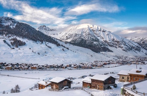 Valtellina Apartment | Apartment Breva with Mountain View, Wi-Fi, Balcony & Garden