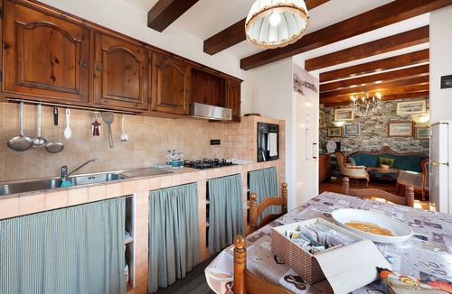 Sestri Levante Apartment | Apartment 'Cà Da Giuvanna' with Private Garden, Wi-Fi, and Air Conditioning