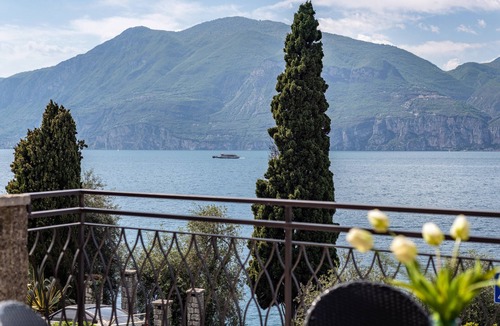 Brenzone sul Garda Apartment | Apartment 'Cà Granda Brenzone' with Lake View, Wi-Fi and Air Conditioning