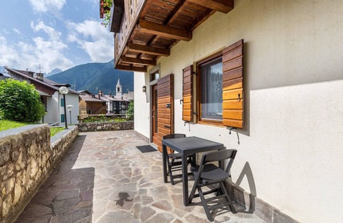 Vodo Cadore Apartment | Apartment 'Casa Lita E Jay A Vinigo' with Mountain View, Private Terrace and Wi-Fi