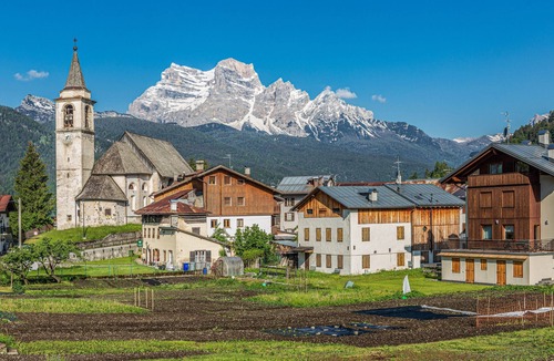 Vodo Cadore Apartment | Apartment 'Casa Lita E Jay A Vinigo' with Mountain View, Private Terrace and Wi-Fi