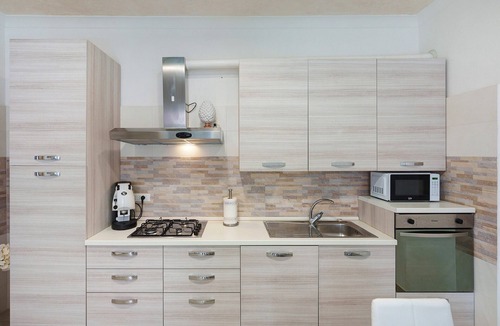 Vico Equense Apartment | Apartment 'Casa Mariateresa' with Mountain View, Wi-Fi and Air Conditioning