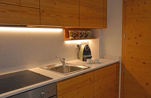 Rabbi Apartment | Apartment 'Casa Vacanze Heidi in Val Di Rabbi' with Mountain View, Balcony and Wi-Fi