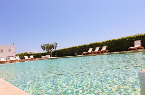 Otranto Apartment | Apartment 'Casa Vacanza Primitivo di Manduria' near the beach with shared pool and Wi-Fi