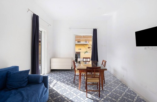 Vico Equense Apartment | Apartment 'Central House' with Private Terrace, Wi-Fi and Air Conditioning