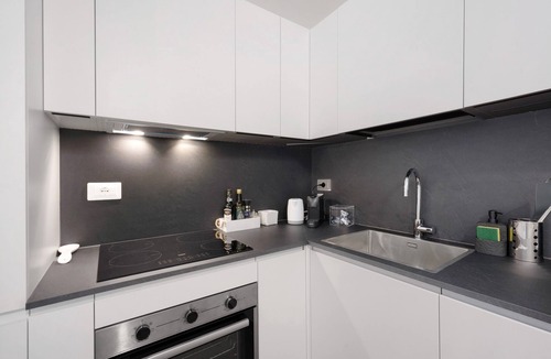 Sestri Levante Apartment | Apartment 'Cinema Boutique' with Balcony, Wi-Fi and Air Conditioning
