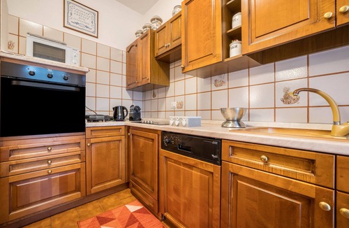 Ragoli Apartment | Apartment 'Collini' with Mountain View and Wi-Fi