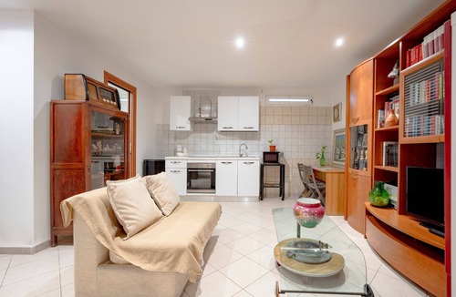 Municipio 3 Apartment | Apartment 'Dj Center Class' with Wi-Fi