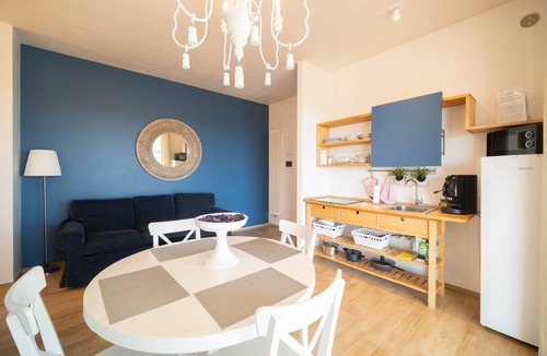 Macchia di Monte Apartment | Apartment 'Don Onofrio - Fiammetta' with Sea View, Wi-Fi and Air Conditioning