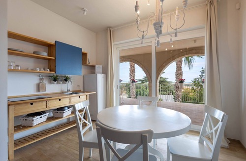 Macchia di Monte Apartment | Apartment 'Don Onofrio - Fiammetta' with Sea View, Wi-Fi and Air Conditioning