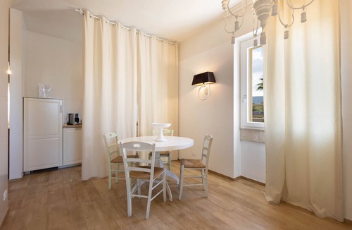 Macchia di Monte Apartment | Apartment 'Don Onofrio - Lavinia' with Mountain View, Wi-Fi and Air Conditioning