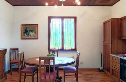 Massa e Cozzile Apartment | Apartment 'Estate' with Shared Pool, Wi-Fi and Air Conditioning