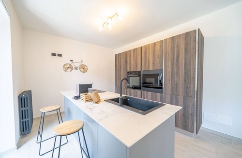 Postalesio Apartment | Apartment 'Giada Suite' with Mountain View, Wi-Fi and Air Conditioning