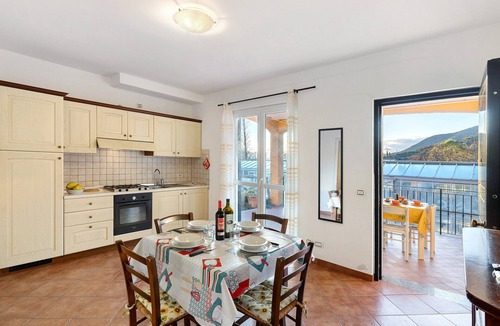 Ceriale Apartment | Apartment 'Ginepro' with Mountain View, Wi-Fi and Air Conditioning