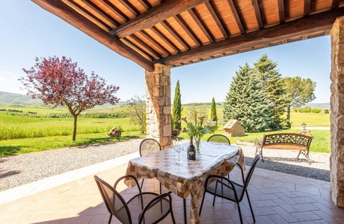 Gallina Apartment | Apartment 'Il Crivello' with Shared Pool, Wi-Fi and Air Conditioning