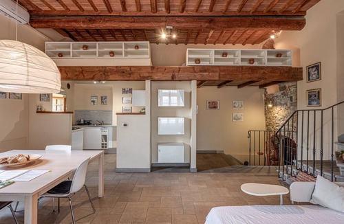 San Martino alla Palma Apartment | Apartment 'Il Poderaccio Scirocco' with Shared Pool, Wi-Fi and Air Conditioning