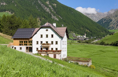 Madonna di Senales Apartment | Apartment 'Josephus - Domicilium II' with Mountain View, Shared Terrace and Wi-Fi