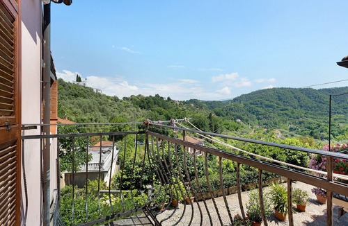 Arcola Apartment | Apartment 'La Torre' with Mountain View, Private Terrace and Wi-Fi