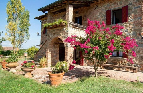 Ferretto House | Apartment "La Vecchia Fornace Casa Rossa" with Shared Pool & Wi-Fi