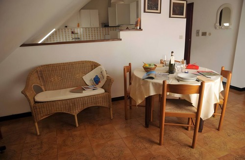 Moneglia Apartment | Apartment 'Mansarda A Moneglia' with Balcony, Wi-Fi and Air Conditioning