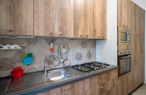 Oneglia Apartment | Apartment 'Stefy' with Shared Garden, Wi-Fi and Air Conditioning