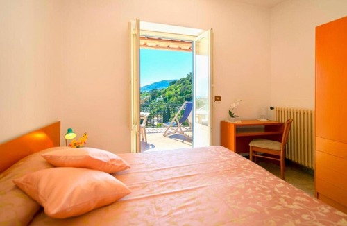 Ischia Porto Apartment | Apartment 'Trilo' with Sea View, Private Terrace and Wi-Fi