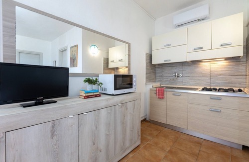 Valledoria Apartment | Apartment 'Trilocale Corbezzolo Vista Mare 1' with Sea View, Wi-Fi and Air Conditioning