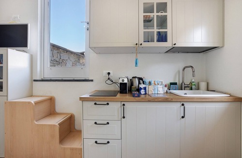 Vernazza Apartment | Apartment 'Vistamare Relax Cinque Terre' with Sea View, Wi-Fi, Free Parking & Air Conditioning