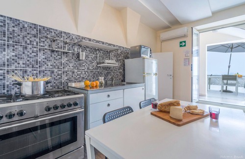 Torre del Greco Apartment | Apartment with 2 bedrooms common theater Capri view on the second floor lift