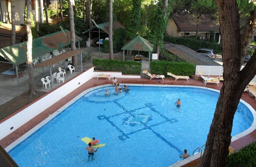 Eraclea Mare House | app. n 8 with pool 5 minutes from the sea, 3 max 4 people, wi-fi