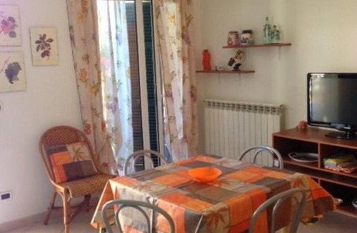 Imperia House | Appartamento a schiera con giardino