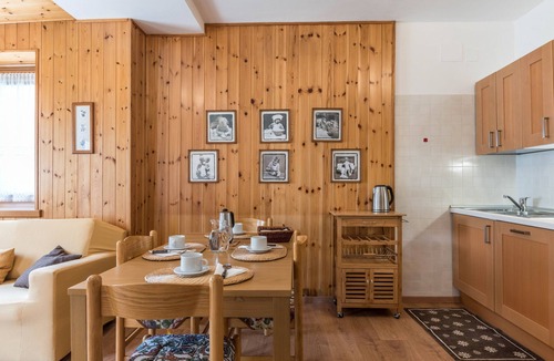 Pinzolo Apartment | Appartamento Adamello Casa Lucia – Mountain View, Garden, Parking