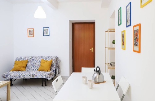 Chiaia Apartment | Appartamento con giardino a Mergellina