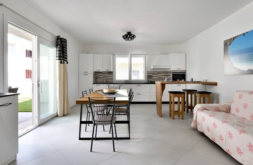 Cala Gonone Apartment | Appartamento Prato al Mare with Garden, A/C & Wi-Fi