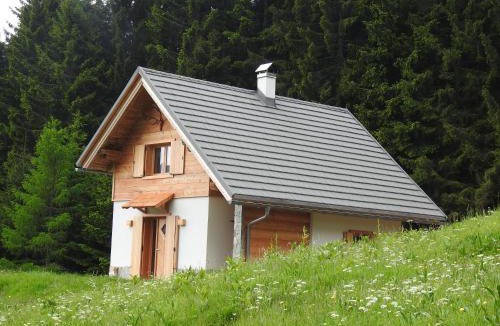 Malborghetto Valbruna Ski Chalet | Arnika Hütte - un'immersione nelle montagne della foresta millenaria