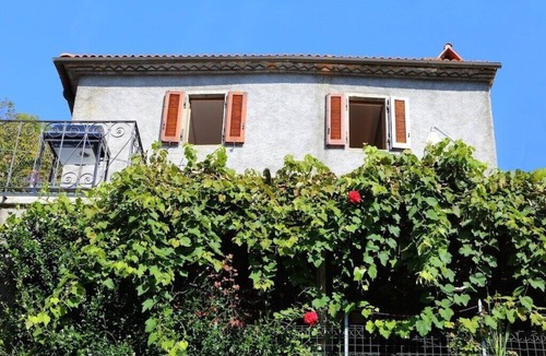 Casoli Villa | ATTENTION DISCOUNTED PRICE. 9-31 August 20% OFF.