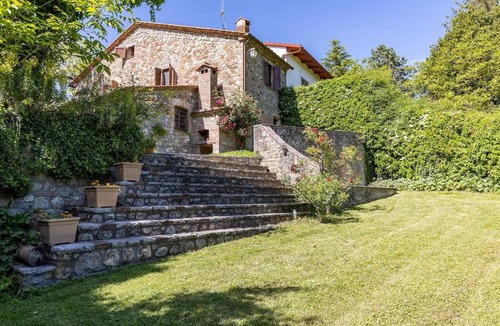 Monteleone d'Orvieto House | Authentic Country House with Pool between Umbria and Tuscany – Casa Buganza